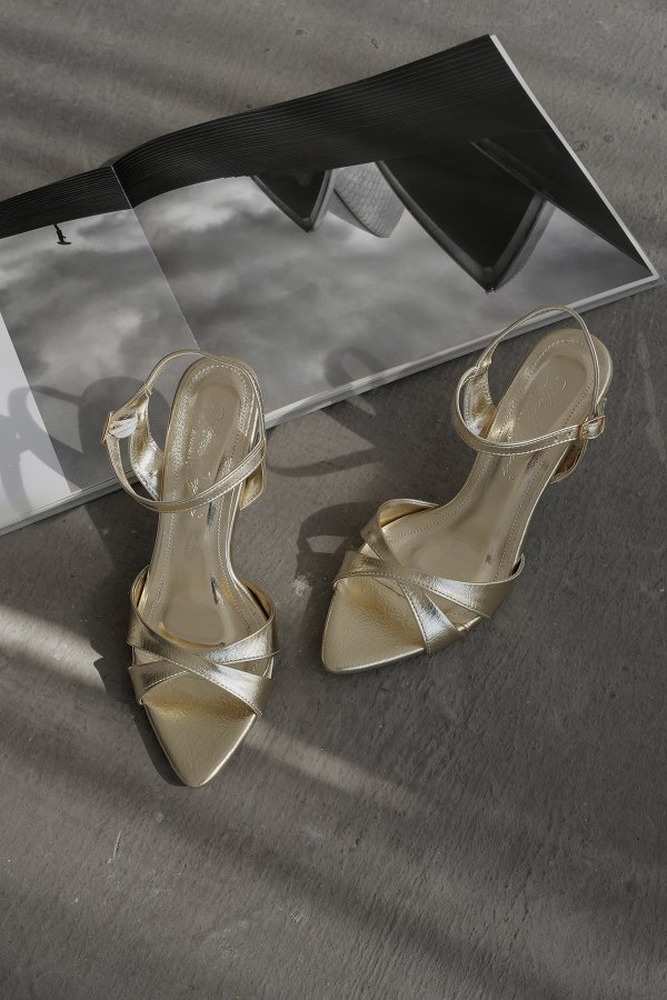 Çapraz Bant Topuklu Ayakkabı