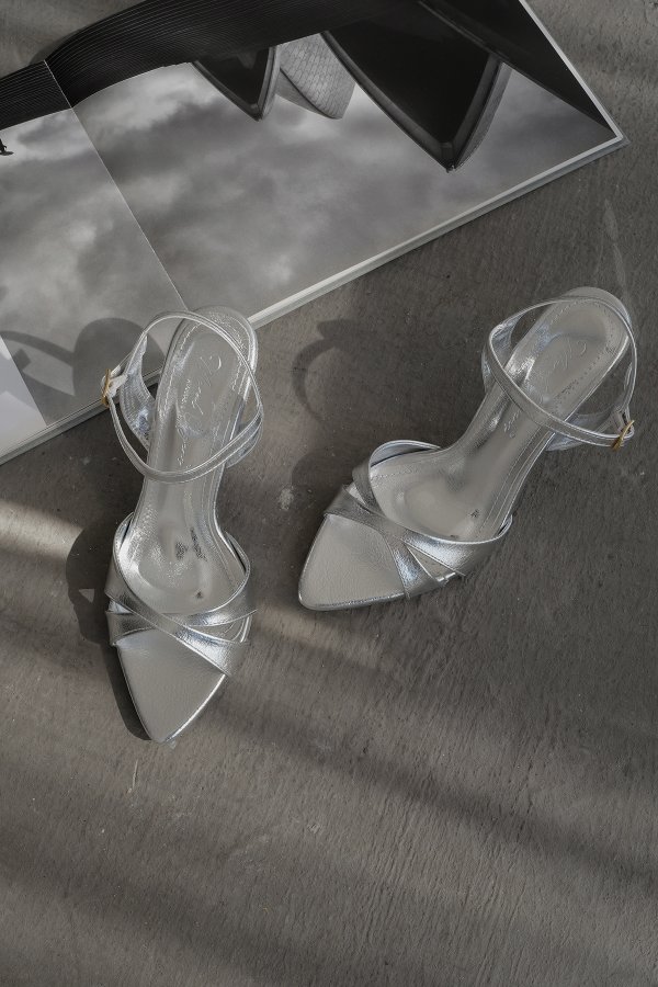 Çapraz Bant Topuklu Ayakkabı