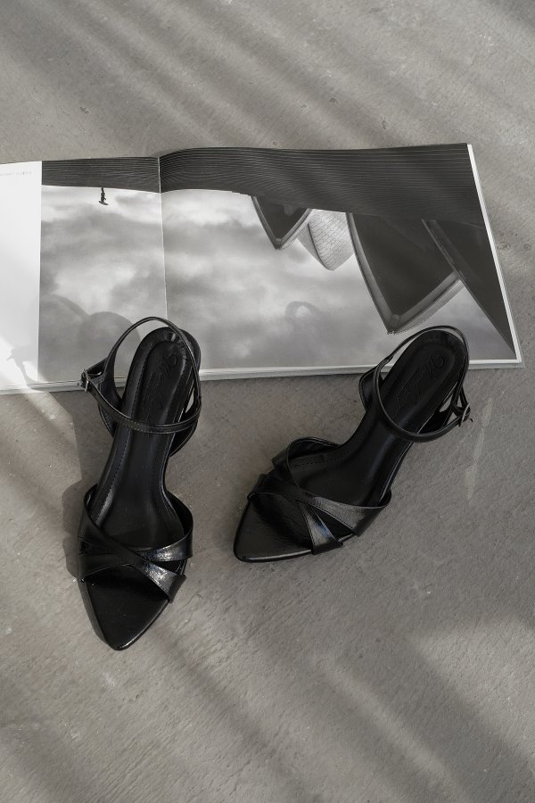 Çapraz Bant Topuklu Ayakkabı