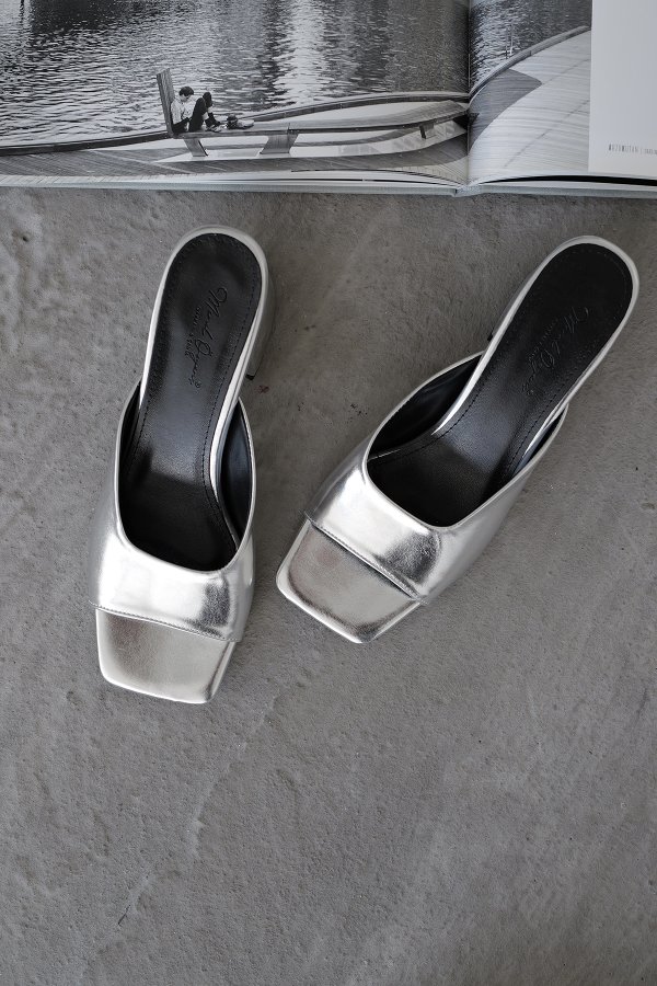 Kalın Bantlı Topuklu Terlik