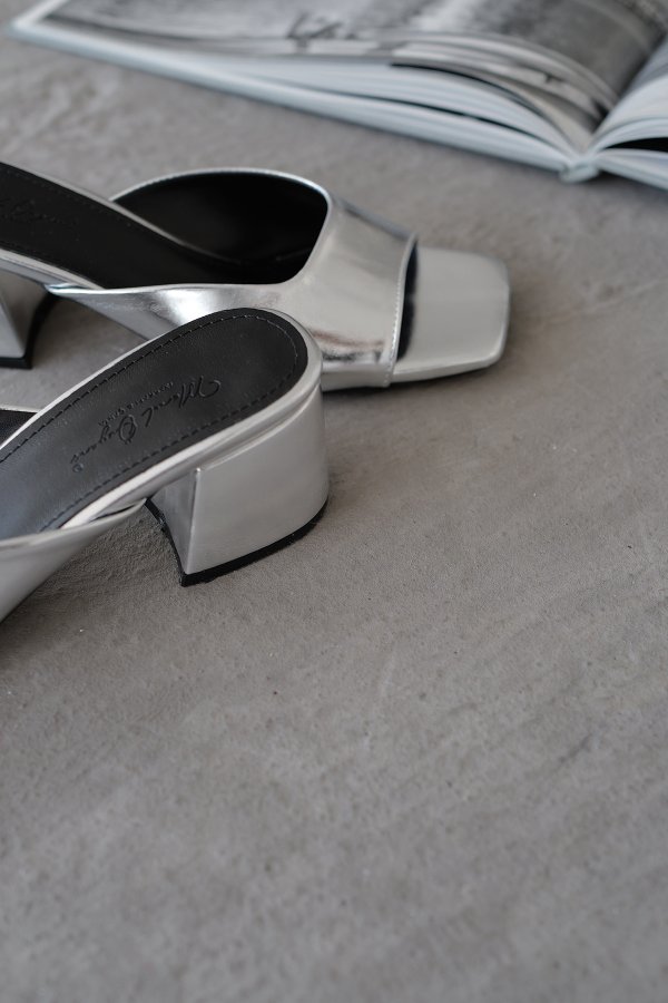 Kalın Bantlı Topuklu Terlik