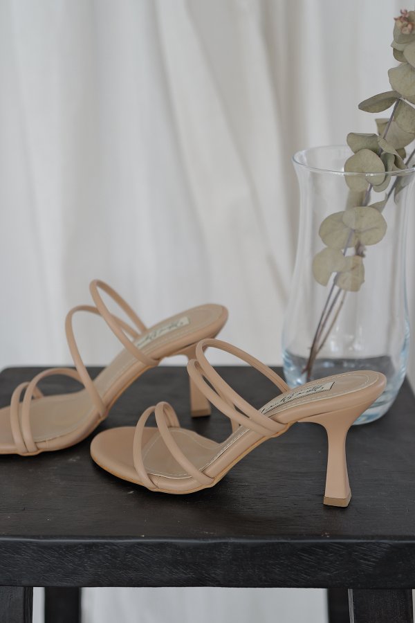 İnce Bantlı Topuklu Terlik