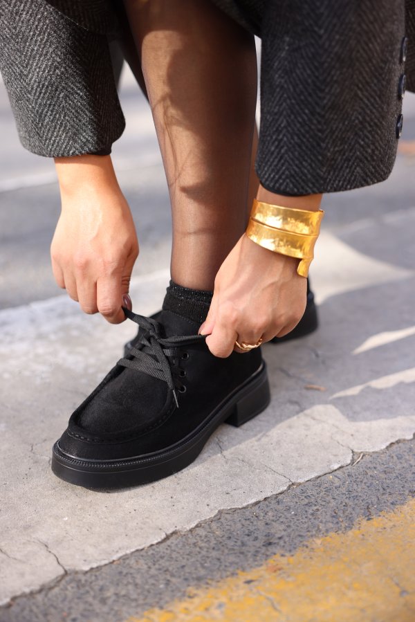 Bağcıklı Düz Ayakkabı