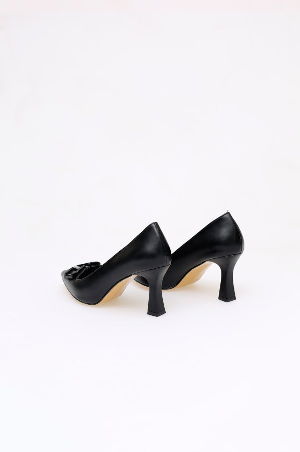 Tek Tokalı Topuklu Ayakkabı