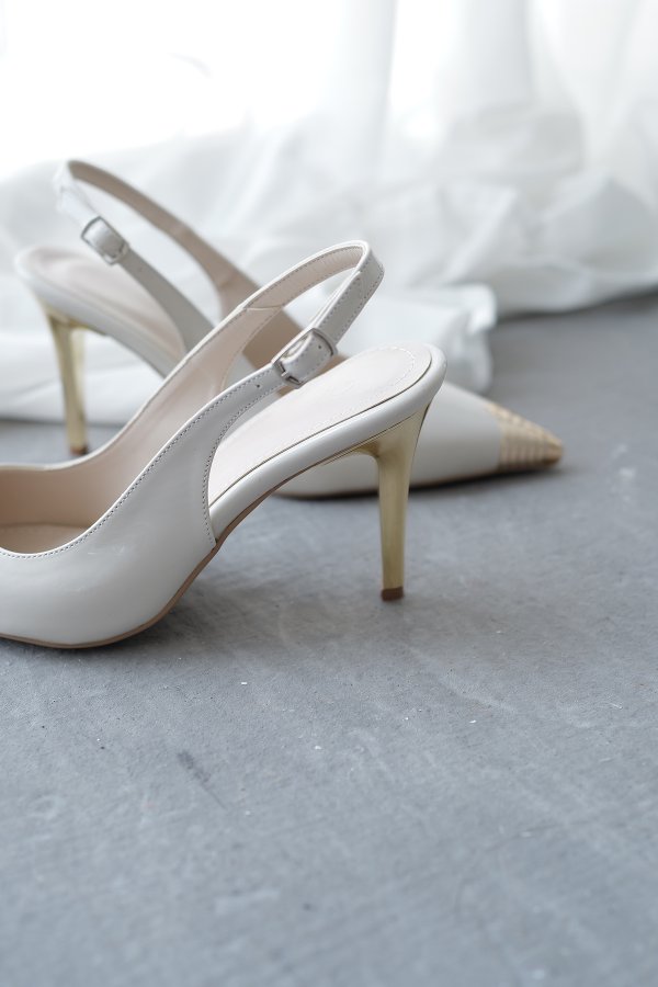 Sivri Burun Topuklu Ayakkabı