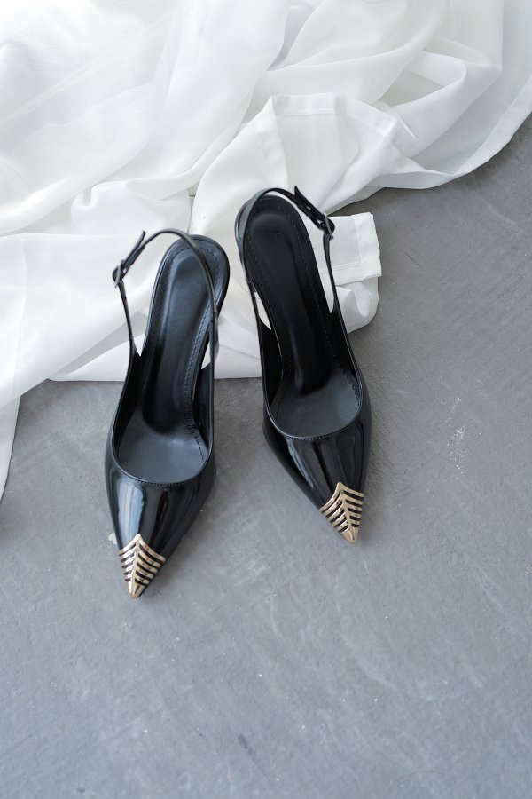 Sivri Burun Topuklu Ayakkabı