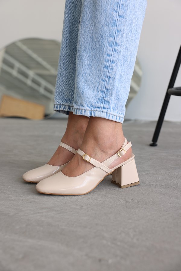 Çift Tokalı Topuklu Ayakkabı