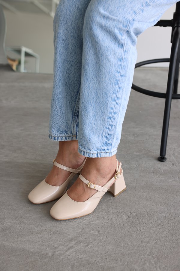 Çift Tokalı Topuklu Ayakkabı