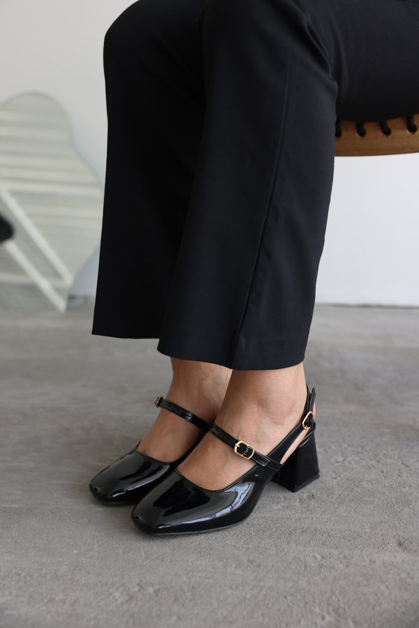 Çift Tokalı Topuklu Ayakkabı