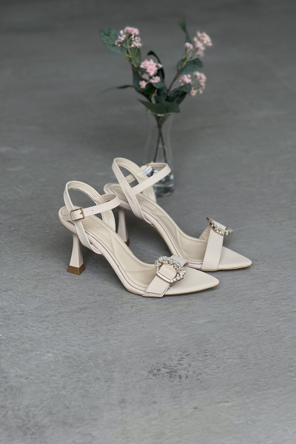 Taş Tokalı Topuklu Ayakkabı