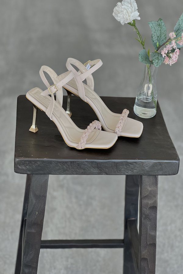 Bilekten Bağlamalı Taşlı Topuklu Ayakkabı