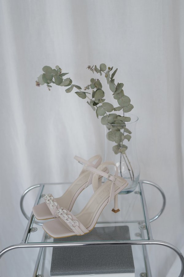 Taş Bantlı Topuklu Ayakkbı