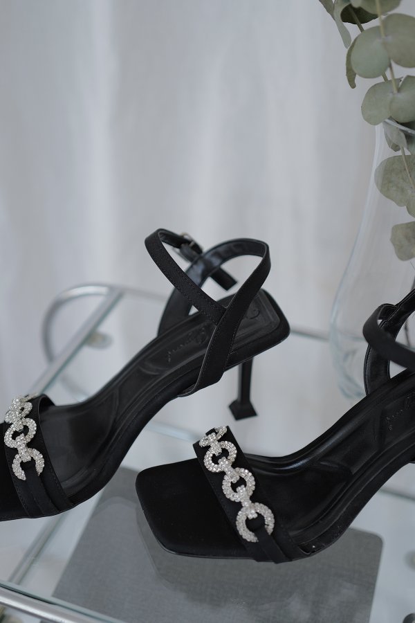 Taş Bantlı Topuklu Ayakkbı