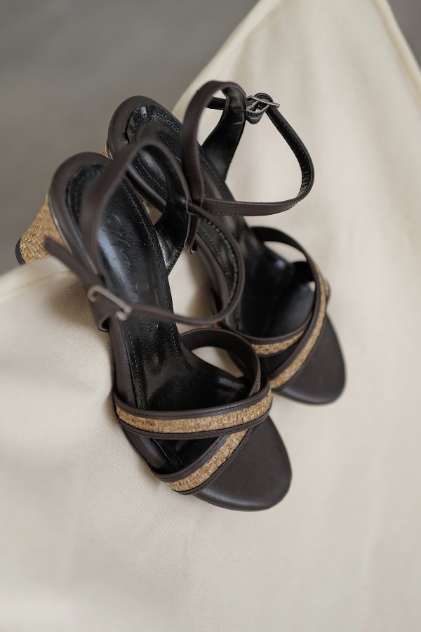 Çapraz Bantlı Topuklu Ayakkabı