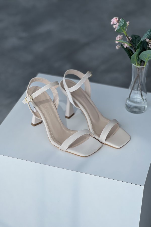 Tek Bant Topuklu Ayakkabı