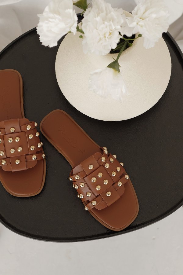 Pim Detaylı Düz Terlik