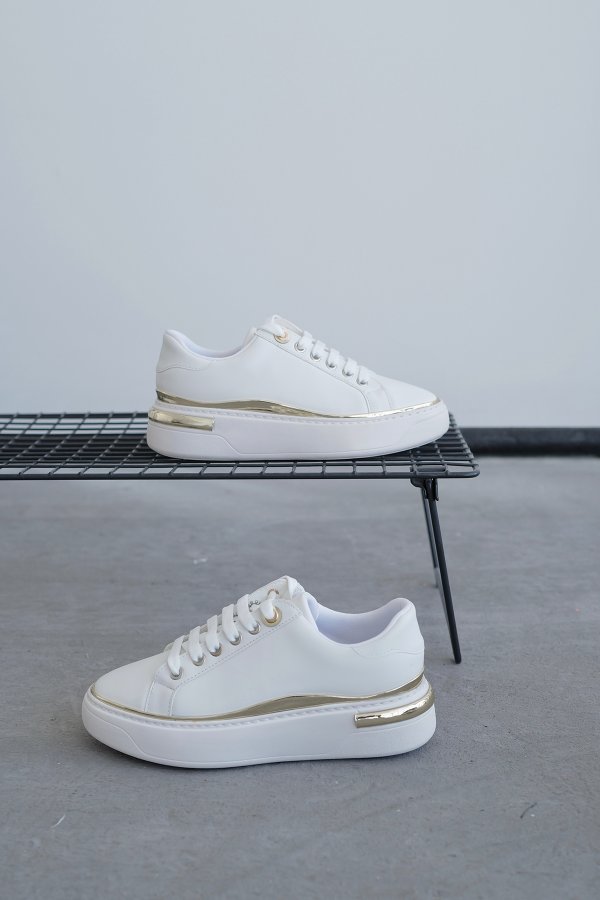 Gold Detaylı Sneaker