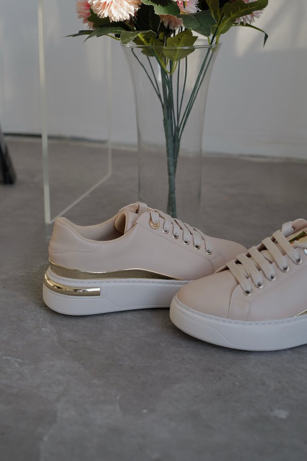 Gold Detay Sneaker