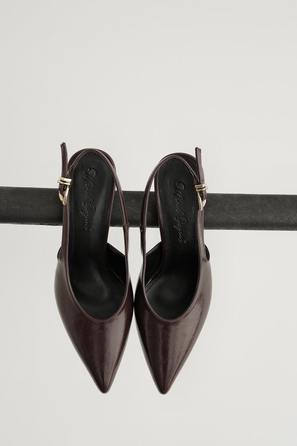 Arka Kemer Bantlı Topuklu Ayakkabı