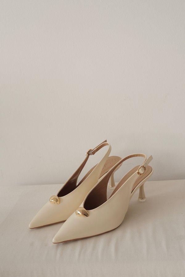 Gold Tokalı Topuklu Ayakkabı