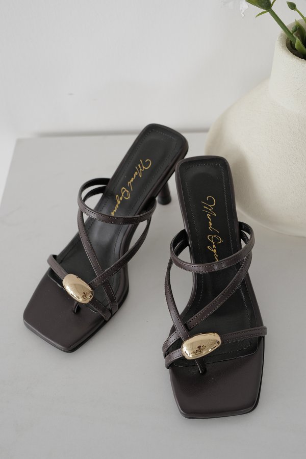 Gold Tokalı Topuklu Terlik