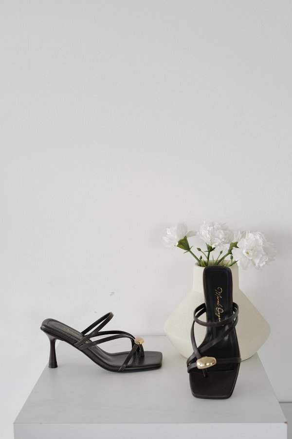 Gold Tokalı Topuklu Terlik