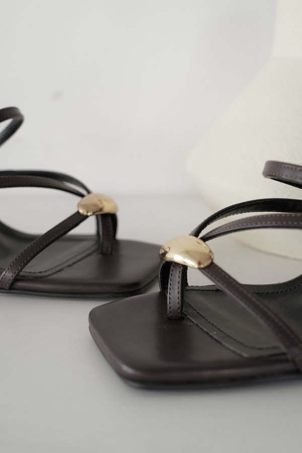 Gold Tokalı Topuklu Terlik