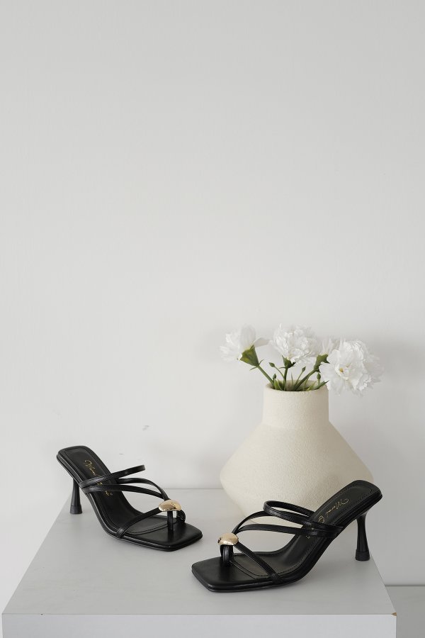 Gold Tokalı Topuklu Terlik