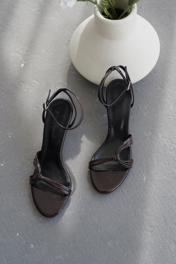 Bilekten Bağlamalı Topuklu Ayakkabı