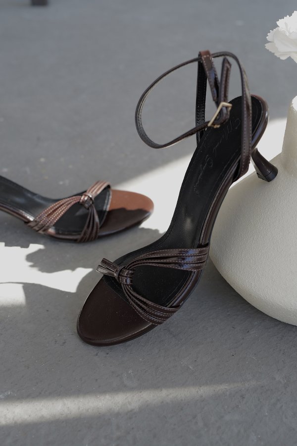 Bilekten Bağlamalı Topuklu Ayakkabı