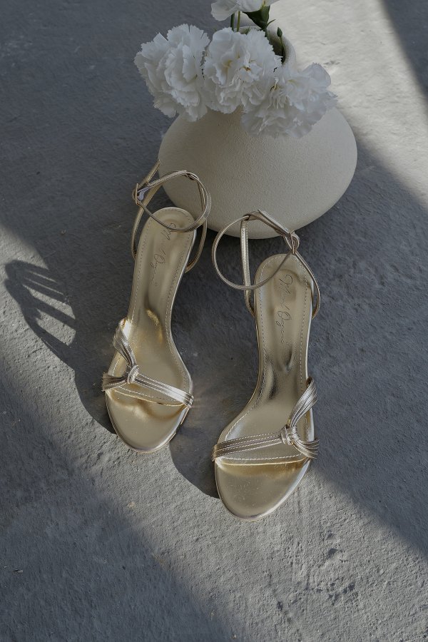 Bilekten Bağlamalı Topuklu Ayakkabı