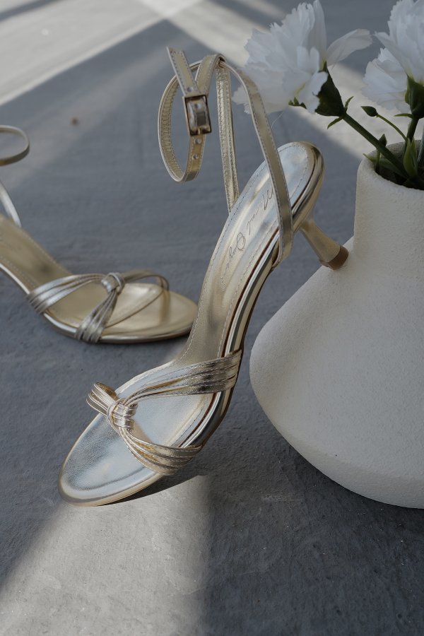 Bilekten Bağlamalı Topuklu Ayakkabı