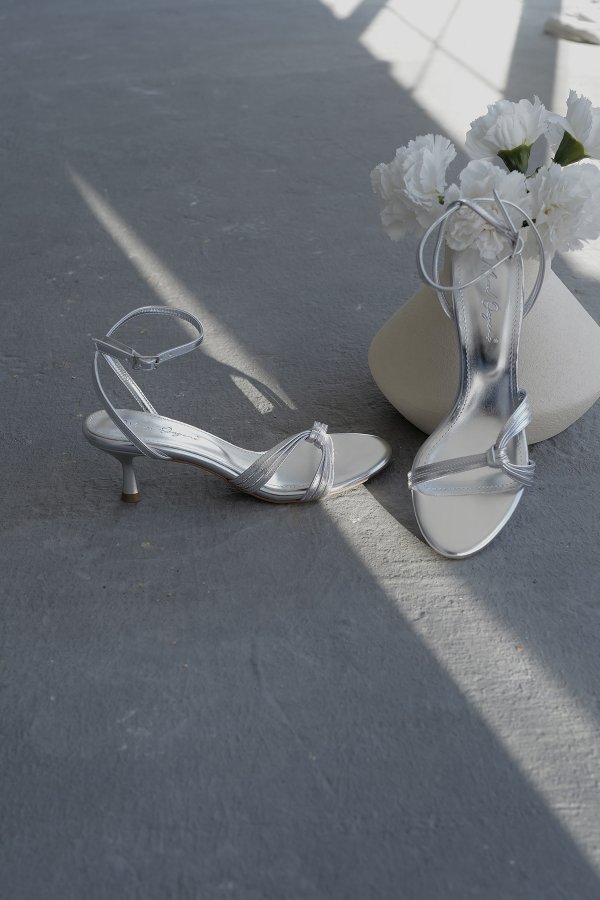 Bilekten Bağlamalı Topuklu Ayakkabı