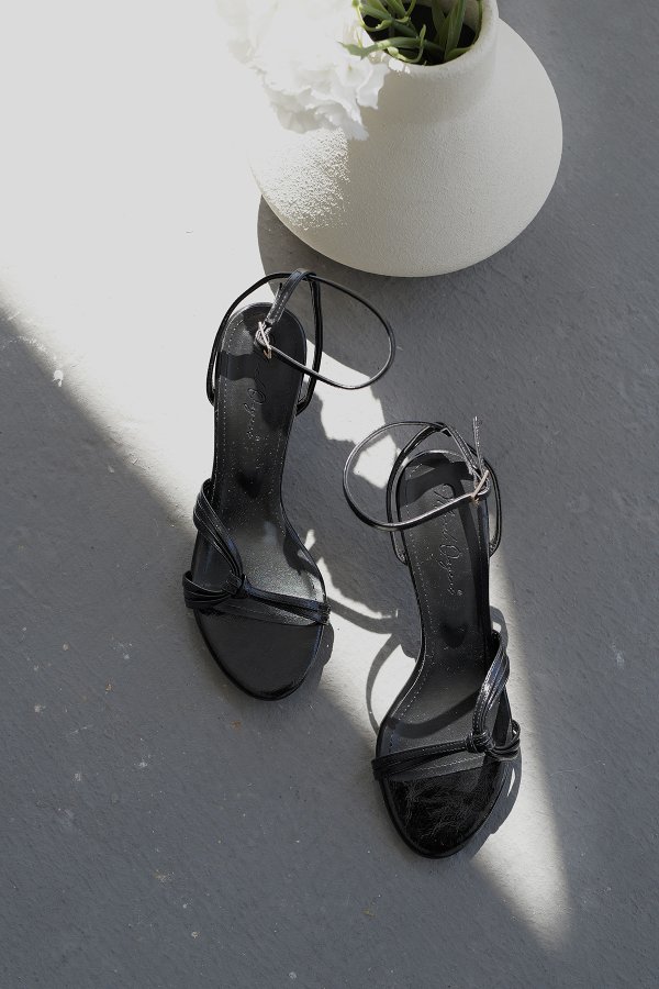 Bilekten Bağlamalı Topuklu Ayakkabı