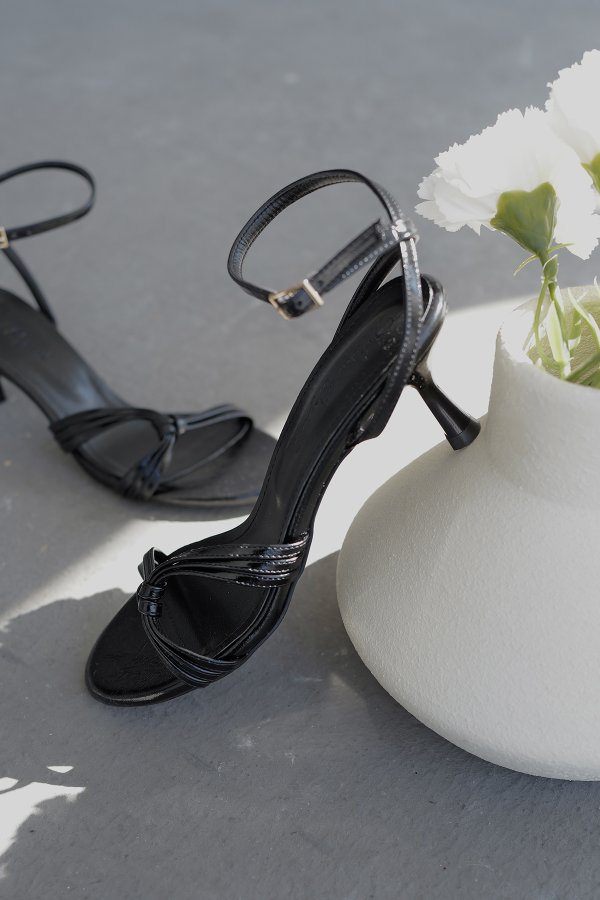 Bilekten Bağlamalı Topuklu Ayakkabı