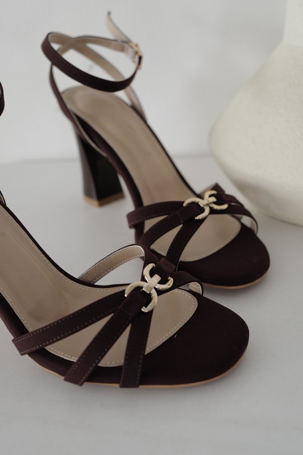 Çift Tokalı Topuklu Ayakkabı