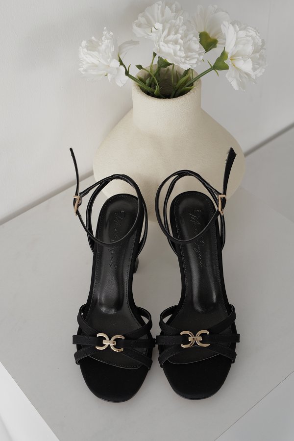 Çift Tokalı Topuklu Ayakkabı