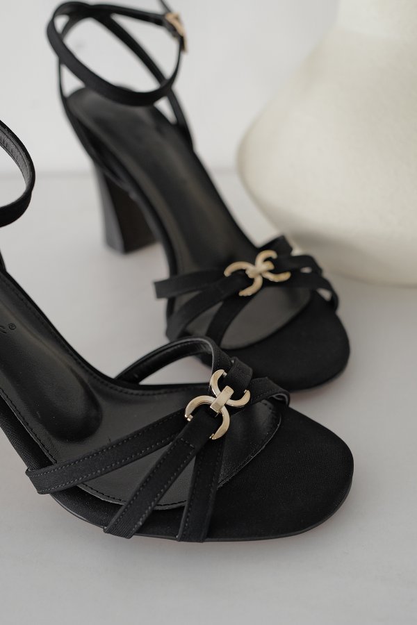 Çift Tokalı Topuklu Ayakkabı