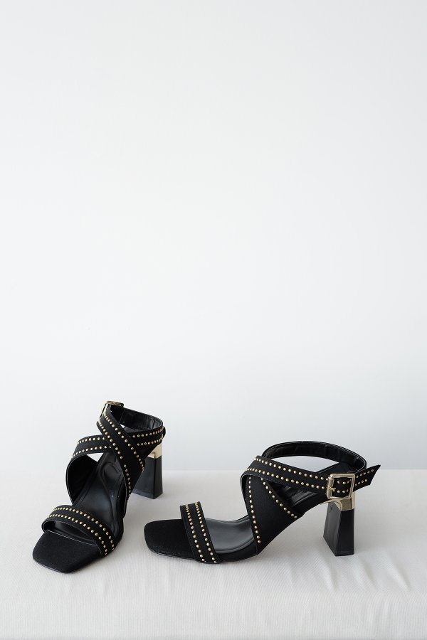 Zımbalı Topuklu Ayakkabı