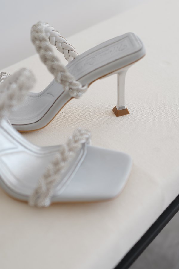 Örgü Taşlı Topuklu Terlik