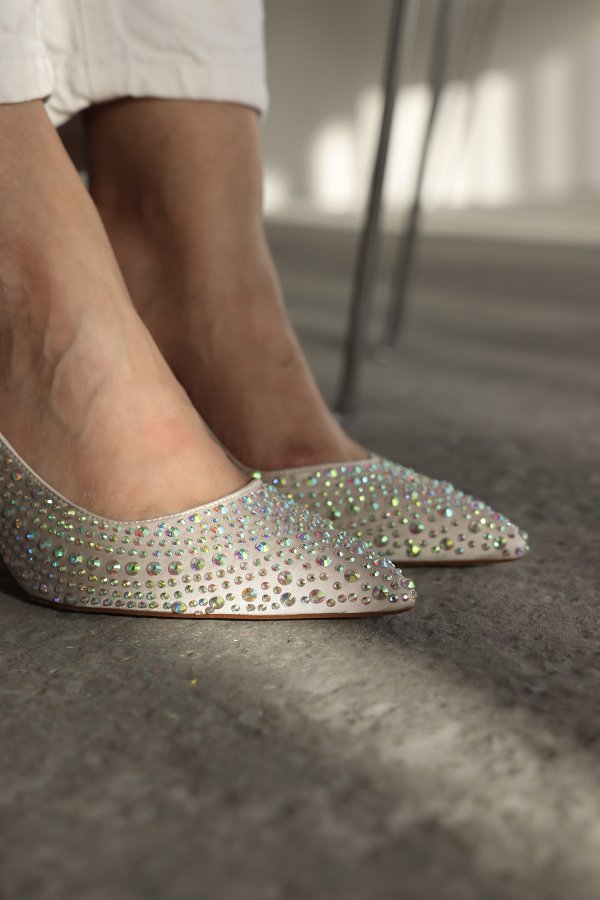 Taşlı Bilekten Bağlamalı Topuklu Ayakkabı