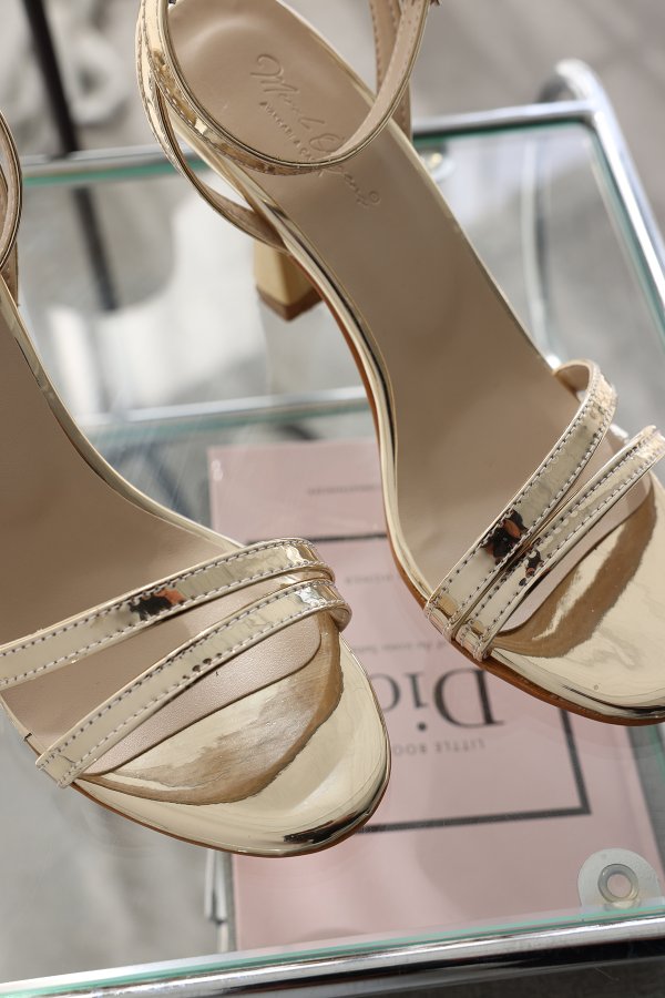 Çift Bantlı Topuklu Ayakkabı