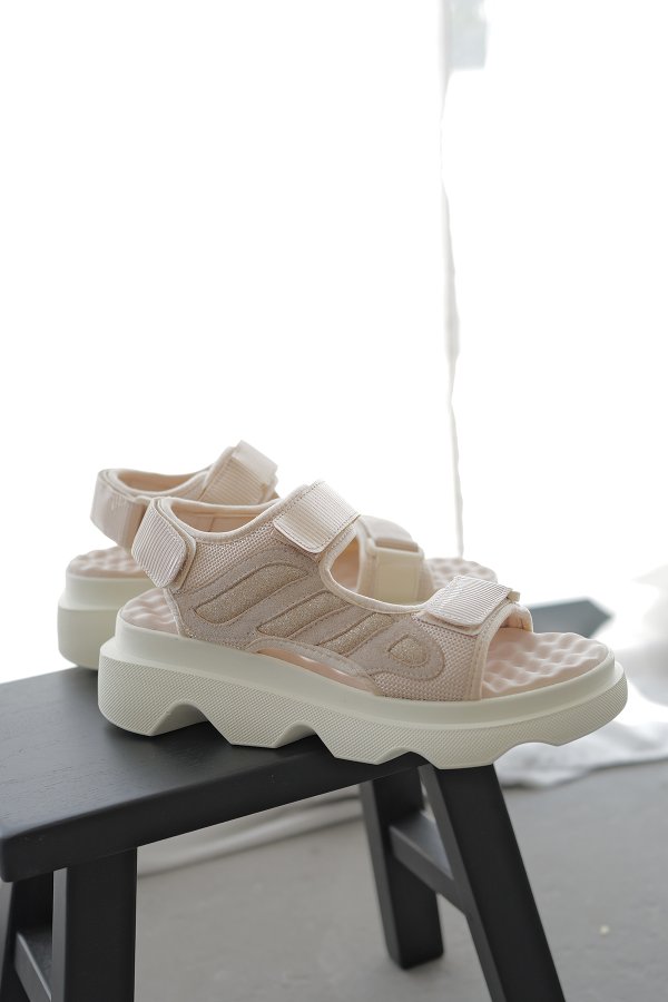 Cırt Bantlı Sandalet