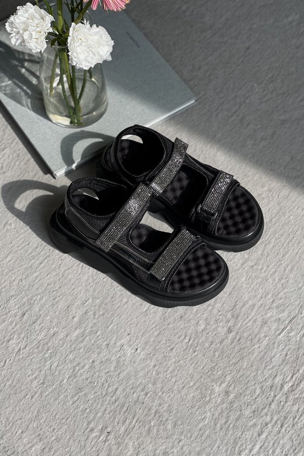 Taş Bantlı Sandalet