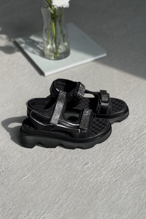 Taş Bantlı Sandalet