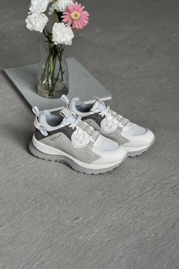 Taban Detaylı Sneaker