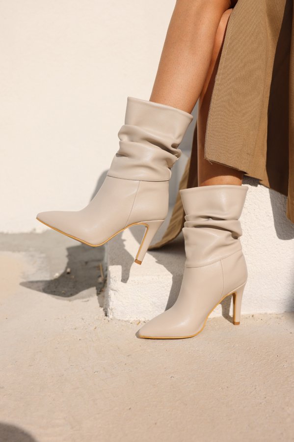 İnce Topuk Pliseli Bot