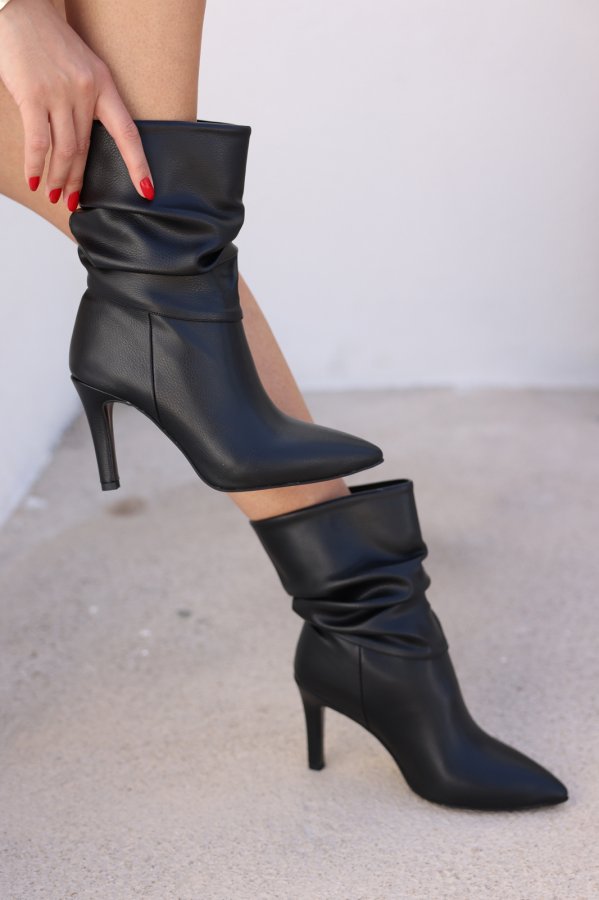 İnce Topuk Pliseli Bot