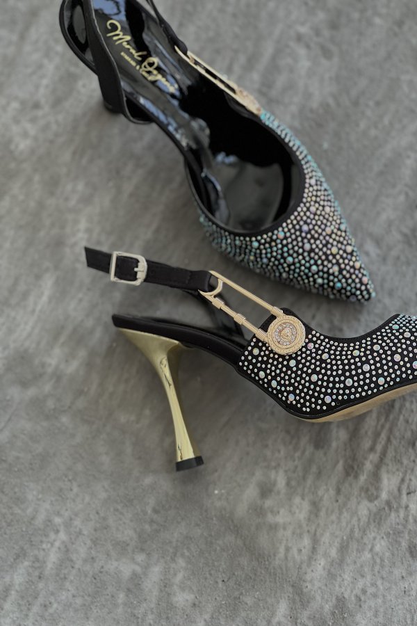 Kemer Detaylı Topuklu Ayakkabı