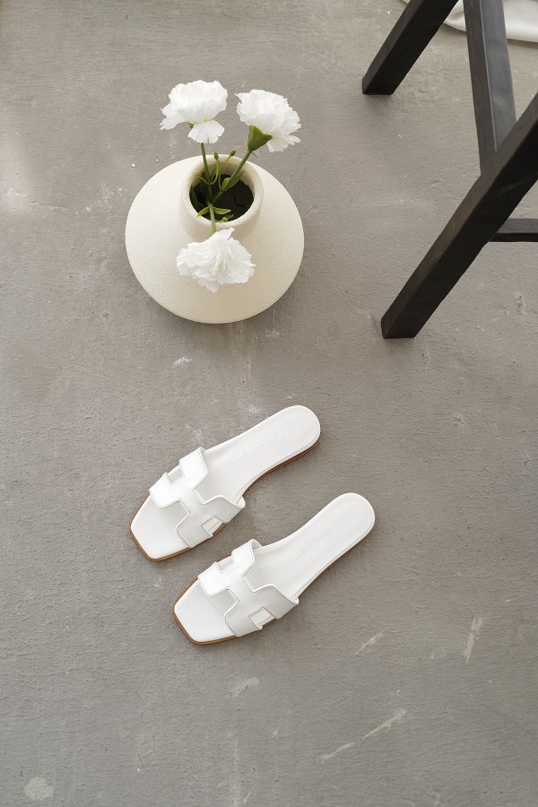 Kalın Bantlı Düz Terlik